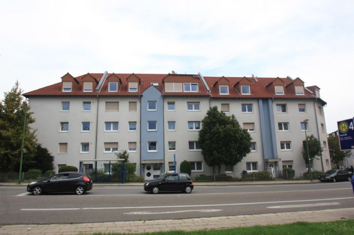 Gepflegte Wohnung in 5-Familienhaus